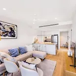 Conveniently Located 2br With Rooftop Pool At Milt Apartment *