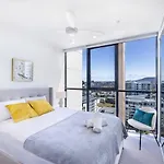Conveniently Located 2br With Rooftop Pool At Milt Apartment