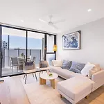 Conveniently Located 2br With Rooftop Pool At Milt Apartment