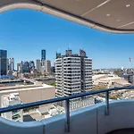 South Brisbane City View 2 Bedroom Apartment With Parking