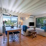 Holiday home Tropical Dreaming In The Heart Of Indooroopilly Brisbane
