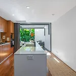 The Sun Catcher - A Trendy South Townhouse * Brisbane