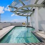 Apartment Of Brissie - Chic Resort-style Cbd Living Brisbane