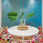 The Sun Catcher - A Trendy South Townhouse *