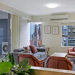 Of Brissie - Chic Resort-style Cbd Living Apartment *