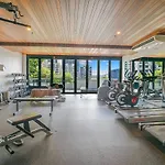 Soaring Skyline On Southside At Resort-Style Stay