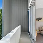 The Sun Catcher - A Trendy South Townhouse Holiday home