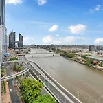 Spectacular River View Apartment