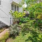 Toowong - Stunning Sweet 3Br Family House