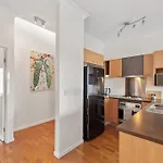 Hidden In New Farm ~ 1 Bed/1 Bath /1 Car/views! Apartment Brisbane