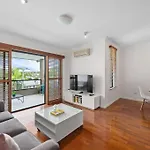 Hidden In New Farm ~ 1 Bed/1 Bath /1 Car/views! Brisbane