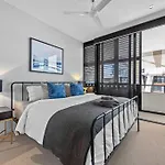 South Bank Sensational! ~ 1bed,1bath,1car,balcony