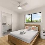 Kozyguru / Mt Gravatt East / 3 Bed House Qmg030 Holiday home