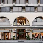 Hidden Oasis! 2Bed/2Bath/1Car ~ 5Mins To Cbd