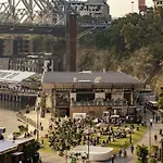 Hidden Oasis! 2Bed/2Bath/1Car ~ 5Mins To Cbd