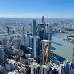 Panoramic 3-bedroom Skyscape With Free Parking *