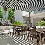 Luxury City Center King Bed Apartment And Study