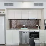 Cosy 1-Bed Unit With A Gym, Bbq Area, Spa And Pool