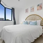 Spacious 2Br- Centre Of Brissy!