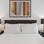 Riverside 2-Bed By Brisbane\'S Landmarks With Pool