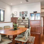 Beautiful Modern In Heart Of New Farm Brisbane