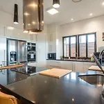 Beautiful Modern In Heart Of New Farm