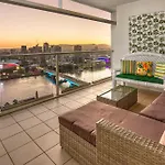 Luxury Oasis Apartment *
