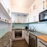 City & Story Bridge View 2 Bedrooms Unit W Parking