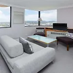 Firework Riverview Cbd 1br W/ Parking, A Gem! Apartment *