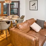 Spacious 3-Bed With Amazing Views In Norman Park