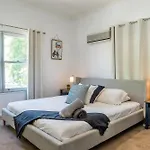 Spacious 3-Bed With Amazing Views In Norman Park