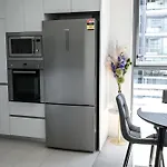River View Apartment In Brisbane With Parking
