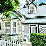 Charming Heritage House In The Heart Of The City