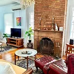 Charming Heritage House In The Heart Of The Brisbane