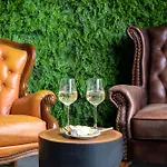 Brisbane Luxury Gabba Apartment