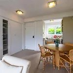Riverside With & Story Bridge View Apartment