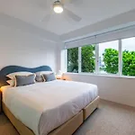 Riverside Apartment With City & Story Bridge View