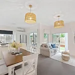 Contemporary Comfy ~ 2bed/2bath/1car ~ Hawthorne *
