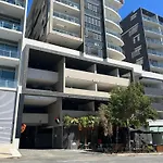 Apartment Sunny 1b In Heart Of South Bris By Custom Hosting Brisbane