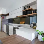 Sunny 1b In Heart Of South Bris By Custom Hosting Apartment Brisbane