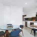 Apartment Sunny 1b In Heart Of South Bris By Custom Hosting Brisbane