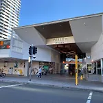 Story Bridge Views Of Cbd & Free Parking