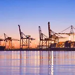 Convenient + Spacious! 3Bed/2.5Bath/1Car~Townhouse