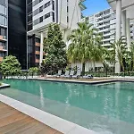 1Br Luxury Apt W Gym Pool Cp And Wifi 1Km From Cbd