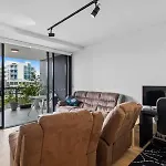 1Br Luxury Apt W Gym Pool Cp And Wifi 1Km From Cbd