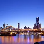 3 Bed Budget Gem With Parking Near Gabba Apartment Brisbane