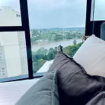 Luxurious 3 Bed Sky Home Retreat At Skytower