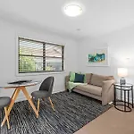 Apartment Noble House ~ Fully Self-contained Guest - 2 Bed/1bath/1car~parklands + Transport