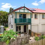 Luxurious Urban Eco Escape 3Br