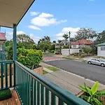 Luxurious Urban Eco Escape 3Br